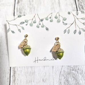 ハンドメイド ピアス どんぐり ドングリ グリーン