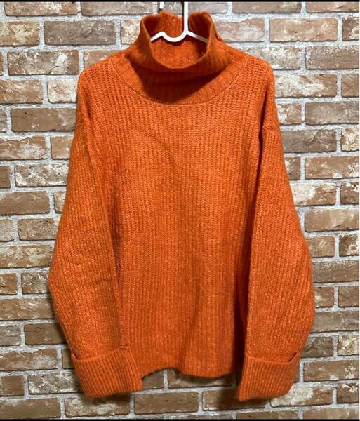 AZUL by Moussy オレンジ タートルネックセーター M