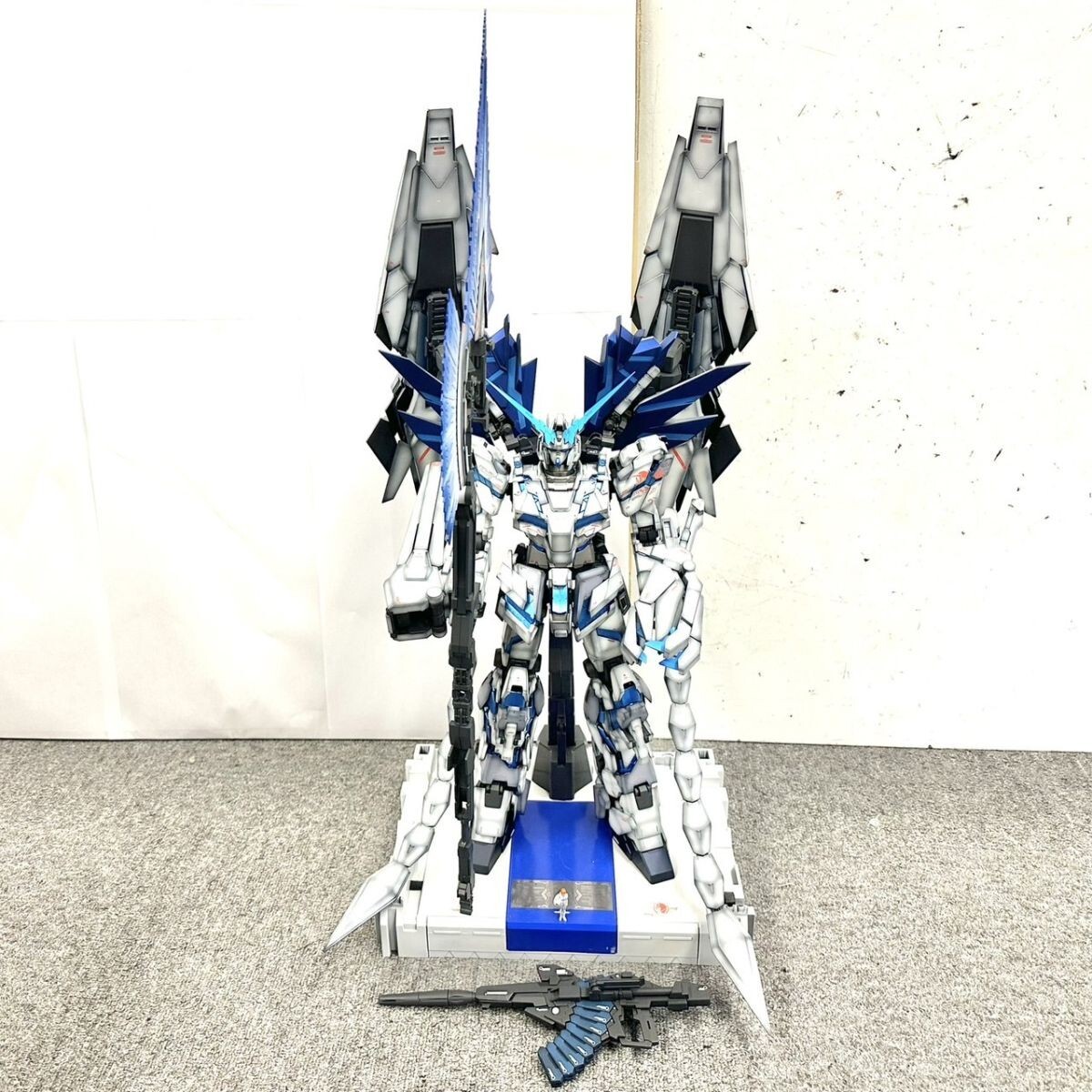 Yahoo!オークション -「pgユニコーンガンダム3号機フェネクス Yahoo!オークション -「pgユニコーンガンダム3号機フェネクス