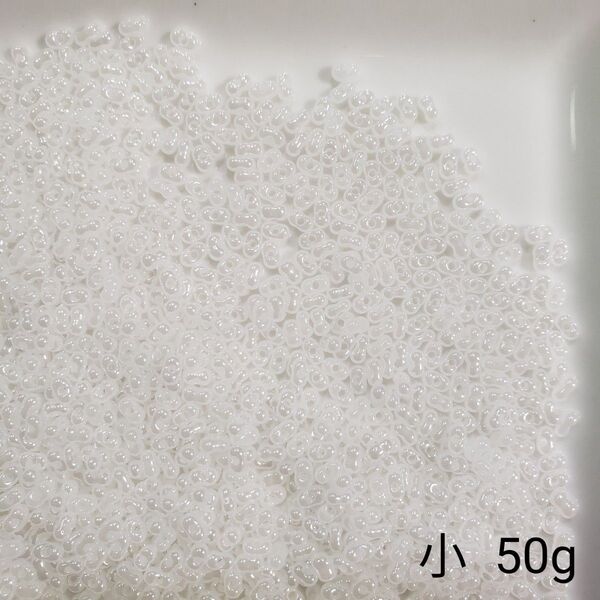 チェコビーズ ファルファーレ 小 約2x4mm 50g アラバスター