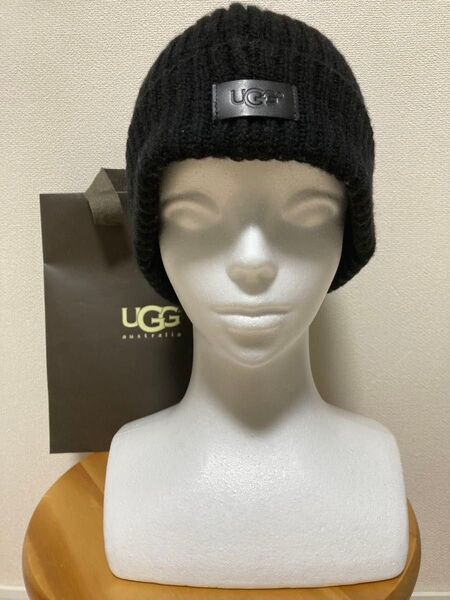 ★新品同様★アグ UGG W CHUNKY RIB BEANIE W LOGO (BLACK) UGG ニット帽 ブラック