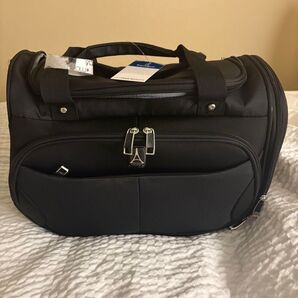 Travelpro クルー Versapack デラックストート