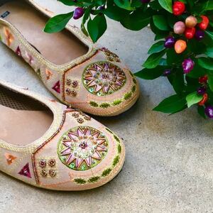  last 1 point * new goods * Arabia n beads & embroidery flat shoes *42 (26cm) * beige group [ conditions attaching free shipping ]022