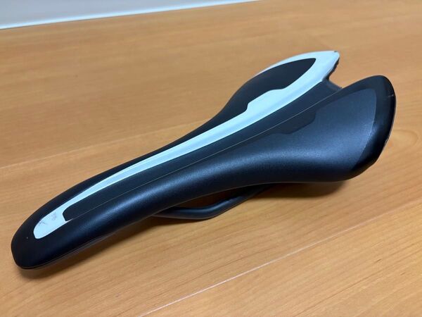 Giant contact SLR サドル