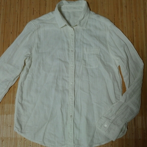 GU ジーユー Lサイズ レディース服 アイボリー色 長袖シャツの画像2