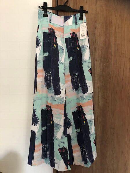 最終値下げ新品タグ付き11000円HARE アーティスティックプリント パンツ