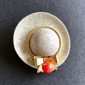 アンティーク 帽子型 ブローチ 珊瑚 サンゴ アクセサリー 昭和レトロ かわいい 可愛い おしゃれ お洒落 コーラル coral
