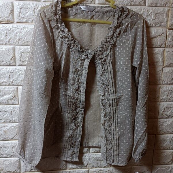 MEICONNE★新品★ドット柄 フリル付きシアーシャツ