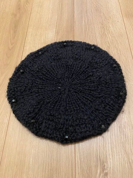 【美品】AZULbyMOUSSYニットベレー帽ビーズフリーサイズ