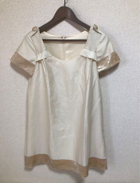 オフホワイト☆ワンピース 体型カバー おしゃれ かわいい パーティー 合コン デート Mサイズ きれいめ 上品 女子 夏 モテ