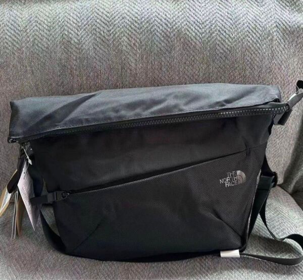 【新品】The north face ショルダーバッグ ブラック ザ ノースフェイス