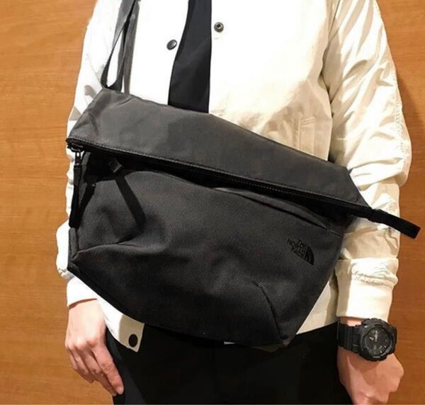 【新品】The north face ショルダーバッグ ブラック ザ ノースフェイス NF0A3KWYKX7