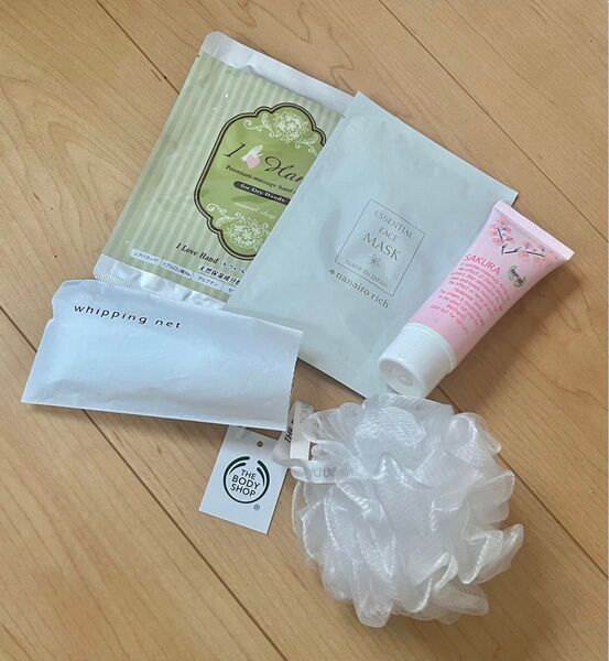フェイスマスク&ハンドパック&ハンドクリーム&ホイップネット&THE BODY SHOPミニバスリリー5点