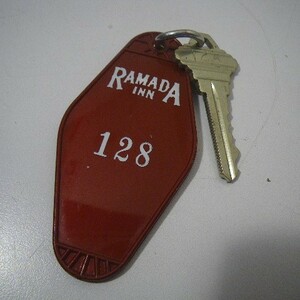 ビンテージ RAMADA INN キー タグ #128 ke823