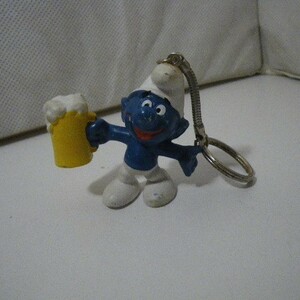  Vintage Smurf PVC figure key chain Beer kf730