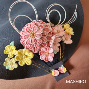 つまみ細工の髪飾り