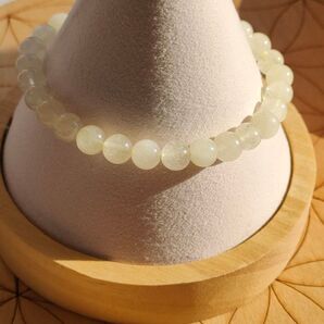 期間限定リビアン大セール高品質リビアングラスブレスレット ミルキー半透明シュワシュワタイプ