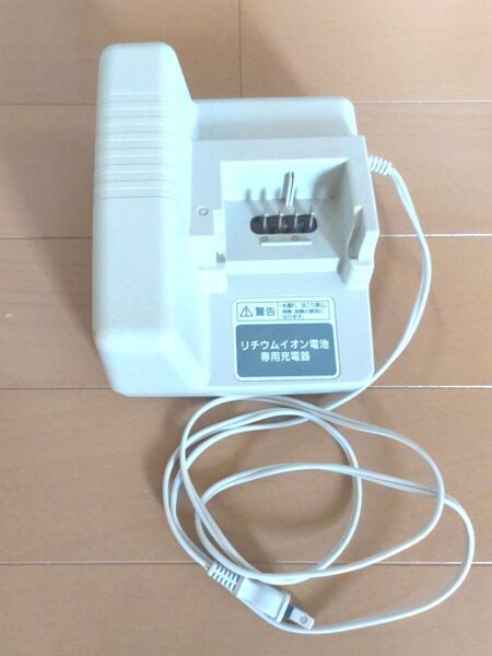 パナソニック 電動自転車用 充電器 NKJ033B