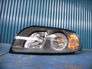 AG109 Volvo V50 head light left 30698891