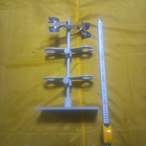 理科実験器具スタンド本体塩ビ製43cm、支持カット環(塩ビ製)2個、クランプ(金属製)1個付き