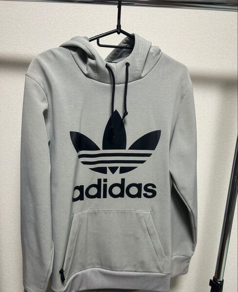 アディダス adidas パーカー 撥水素材 XS レディース グレー 防寒 ポケット ファスナー