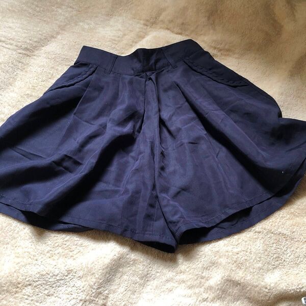 ショートパンツ キュロット 短パン 紺色 ネイビー シンプル 試着のみ 未使用 美品
