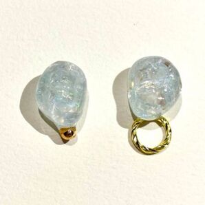 鉱石 レジン 淡い水色 ピアス ノンホールピアス