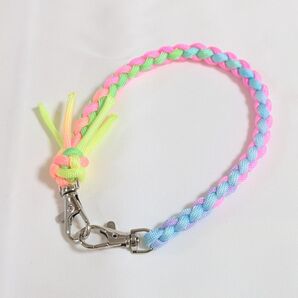 パラコード ハンドストラップ