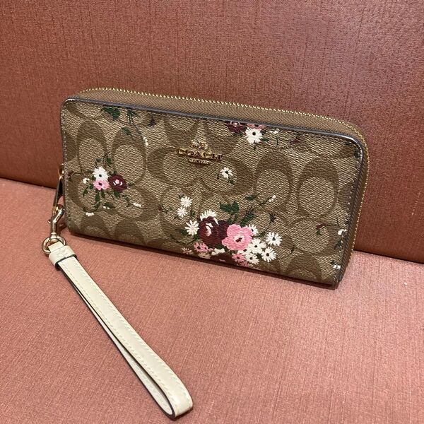 COACH コーチ シグネチャー 小物 財布 長財布 ラウンドファスナー 花柄 レディース ブランド オシャレ アイテム