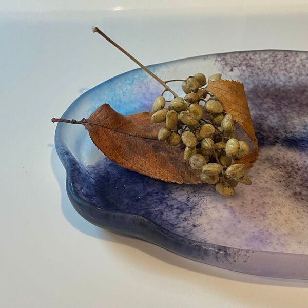 波の変形皿 - E 硝子 プレート 皿 食器 パートドヴェール ガラス工芸 アート 一点物 プレゼント ハンドメイド 期間限定販売