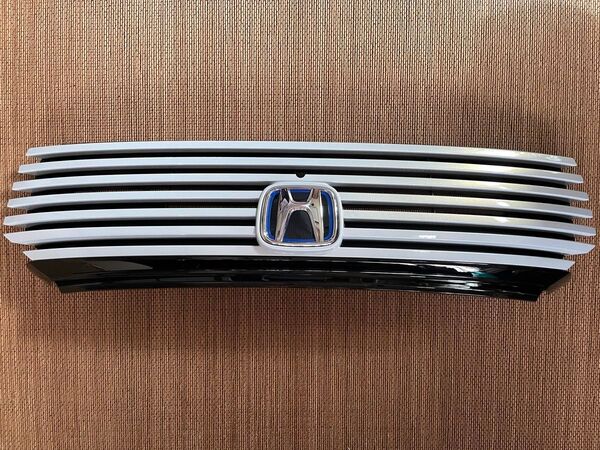 ホンダ ヴェゼル e:HEV Z MC後 新車外し プレミアム サンライト ホワイト バール