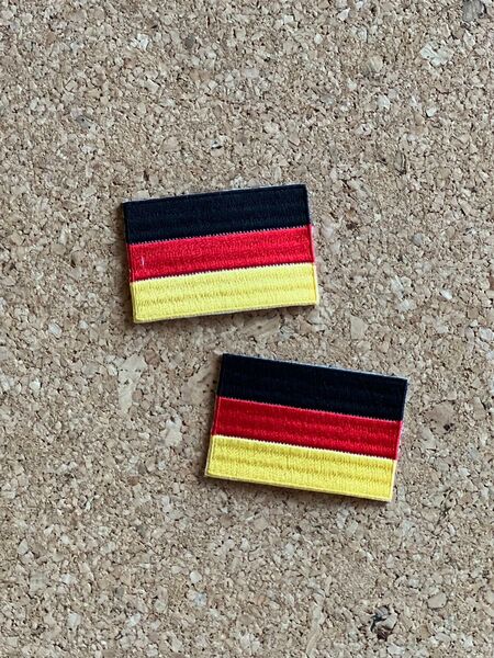 ドイツ 国旗★アイロン刺繍ワッペン2枚
