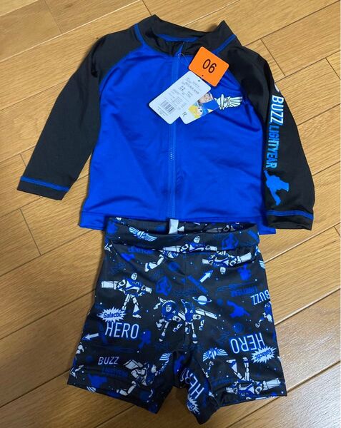 未使用トイストーリー キッズスイムウェア上下 90cm