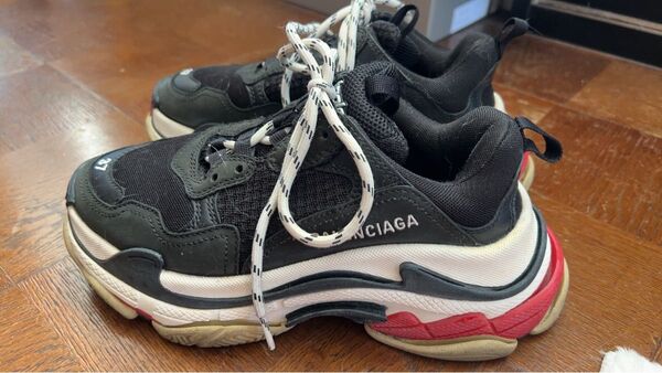 BALENCIAGA トリプルエス