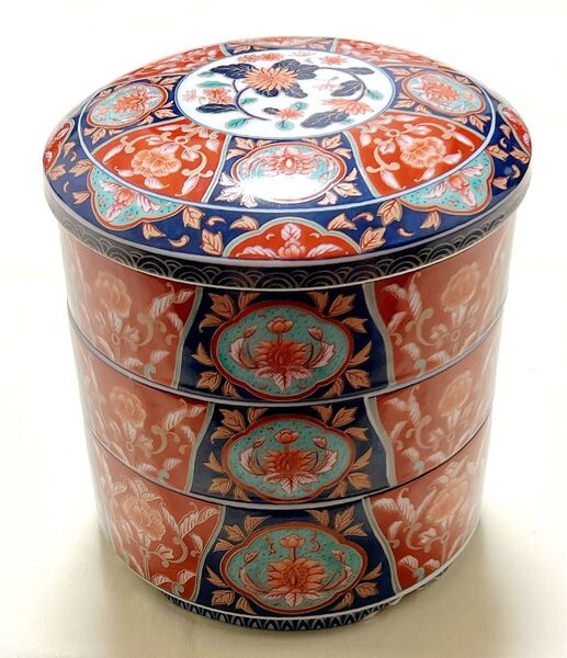 有田焼 京紫龍峰 古伊万里 染錦色絵菊柄 三段重 重箱 蓋付き重ね鉢