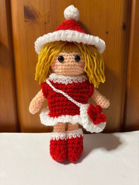 あみぐるみ サンタ帽子の女の子 ハンドメイド