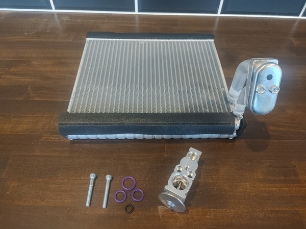 スズキ ワゴンR MH34S MH44S エバポレーター 社外新品 95411-72MA3 エキスパンションバルブ 95431-74P00 Oリング付き