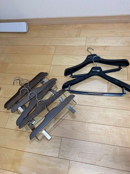 木製ハンガー メンズ服用ハンガー