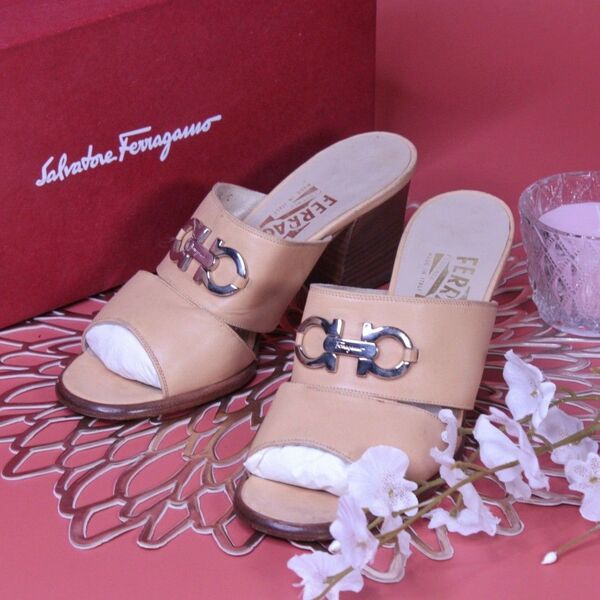 【美品】Ferragamo レザー ダブルガンチーニ サンダル 23cm