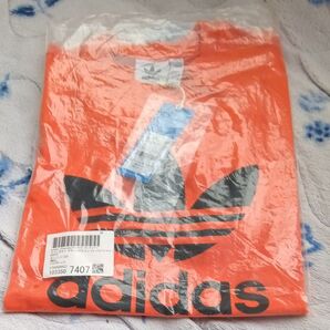 新品未使用!adidasTシャツ希少カラー