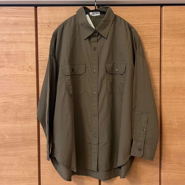 メンズライクコーデ【未使用】Te chichi TERRASSE★ローンBIGシャツ カーキ トップス シャツ 秋コーデ