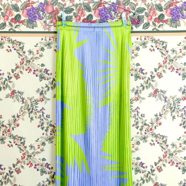 プリーツ ロングスカート 花柄 葉っぱ柄 フリーサイズ pleats ヴィンテージ レトロ 緑 水色 レディース 総柄 カラフル