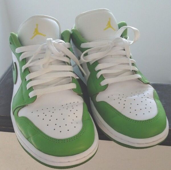 NIKE AIR JORDAN 1 LOW SE HF4823-100