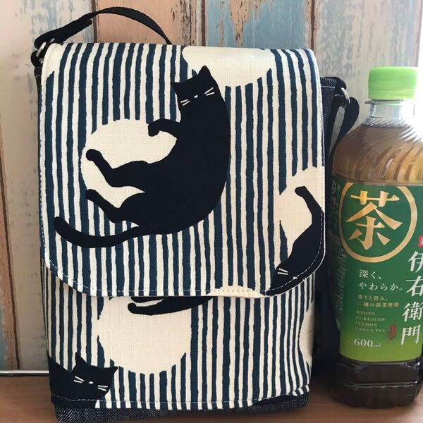 233 廃盤生地 黒猫 和風 和柄 帆布 昭和レトロ ハンドメイド スマホポーチ