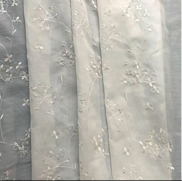 トルコレース カーテン エンブロイダリー 草花刺繍 花柄 生地 ハギレ 白色