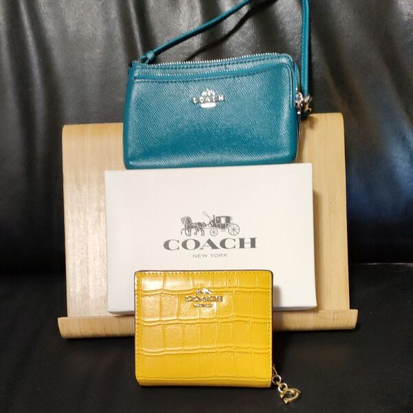 COACH クロコ調財布&Wジッパーウォレット