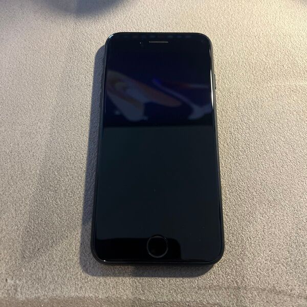 iPhone se3 64GB