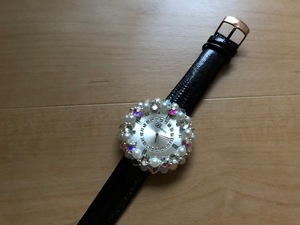 美品 Datura ダチュラ パール ストーンケース・ダイヤル シルバー系 純正ベルト クオーツ レディース 腕時計