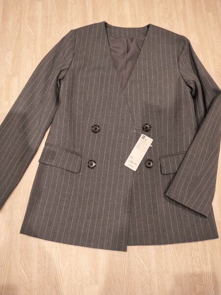 新品 GU ノーカラージャケット グレー xs
