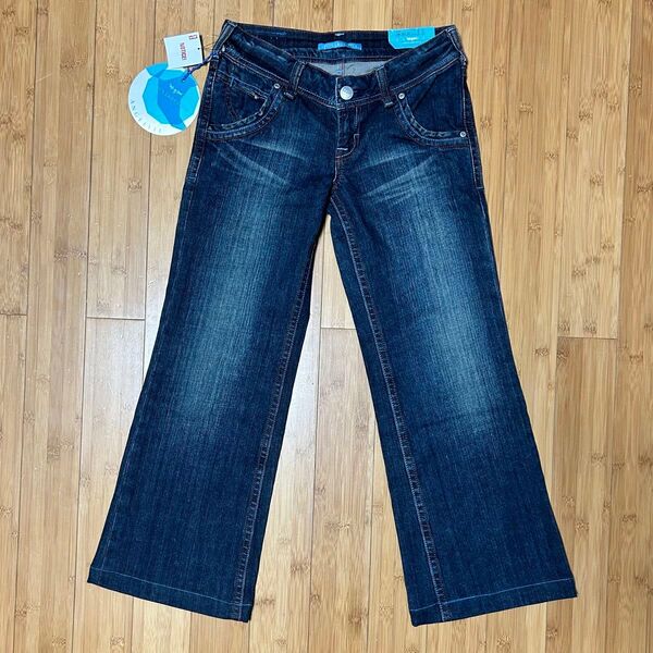 新品 LEVI’S LADY ブーツカット デニム ジーンズ W29L32